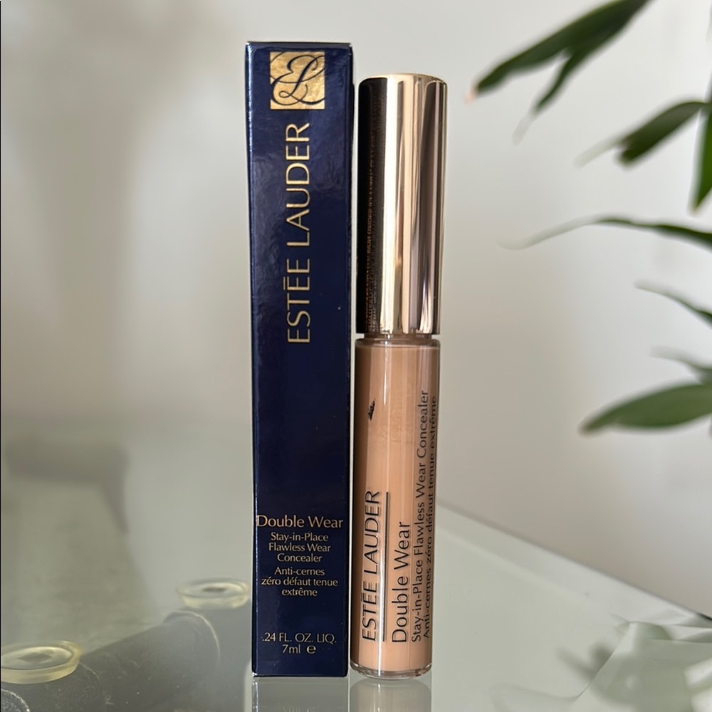 Estee Lauder Flawless Wear in 3C Medium Cool
